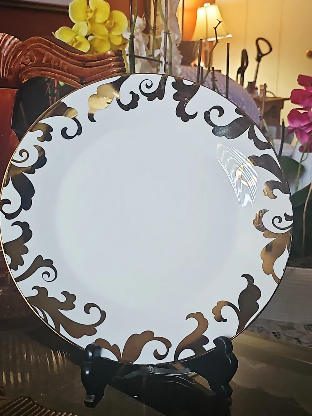 New CIROA Flori Metallic Gold scroll pattern porcelain 10.5